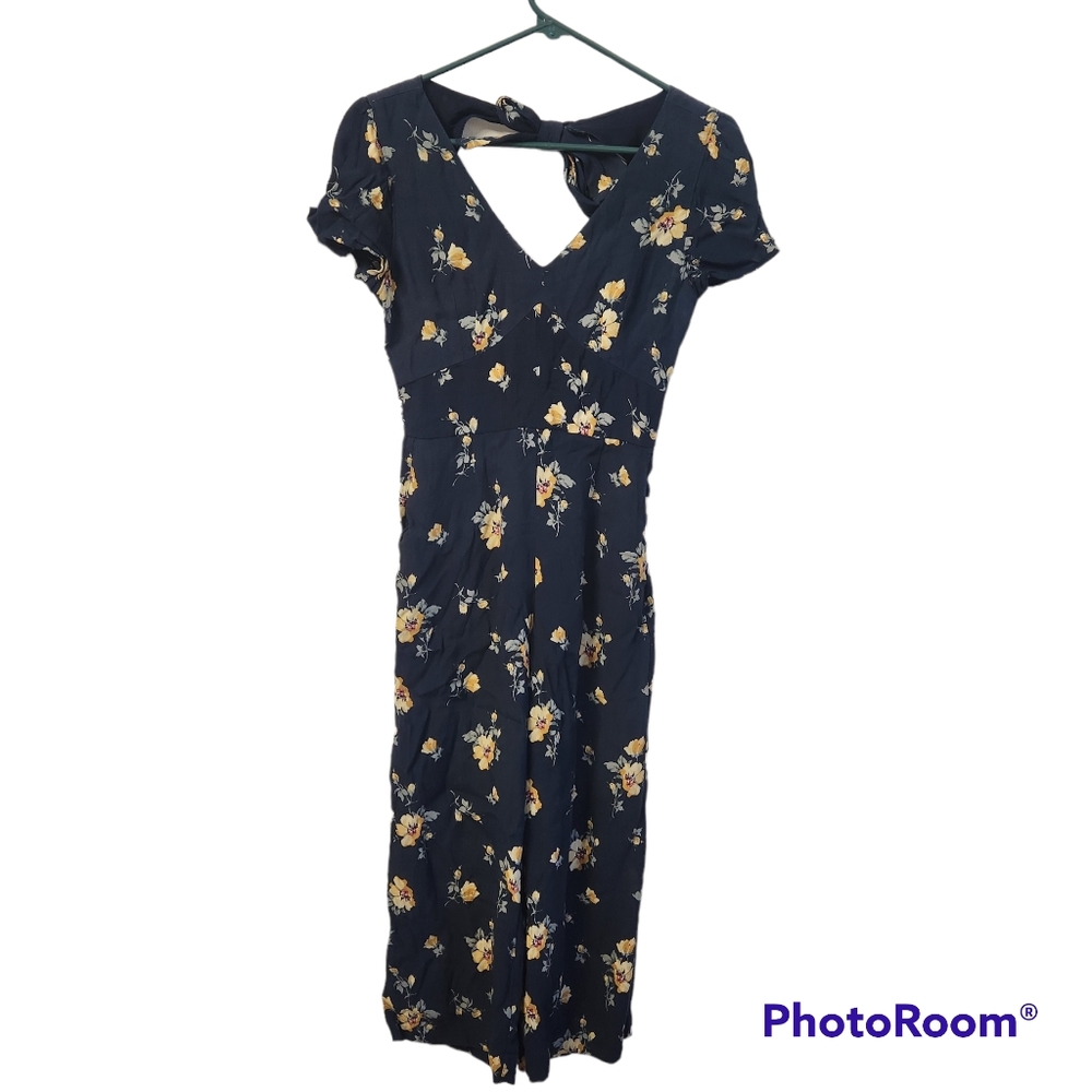 ABERCROMBIE & FITCH NAVY BLUE FLORAL JUMPSUIT SHORT SLEEVE SIZE EXTRA SMALL EUC